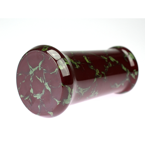 Tmavočervená secesní váza se zeleným mramorováním