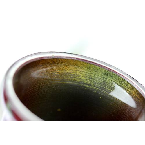 Tmavočervená secesní váza se zeleným mramorováním