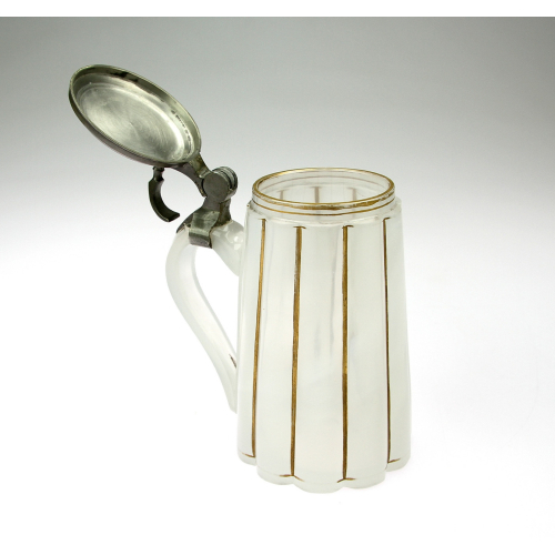 Glass tankard with lid