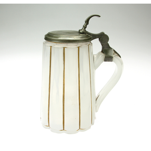 Glass tankard with lid