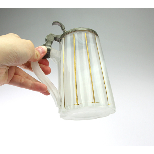 Glass tankard with lid