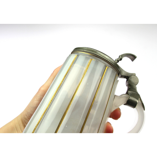 Glass tankard with lid