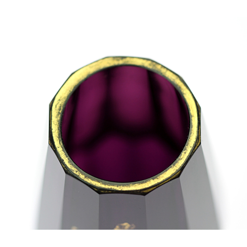 Vázička z ametystového skla