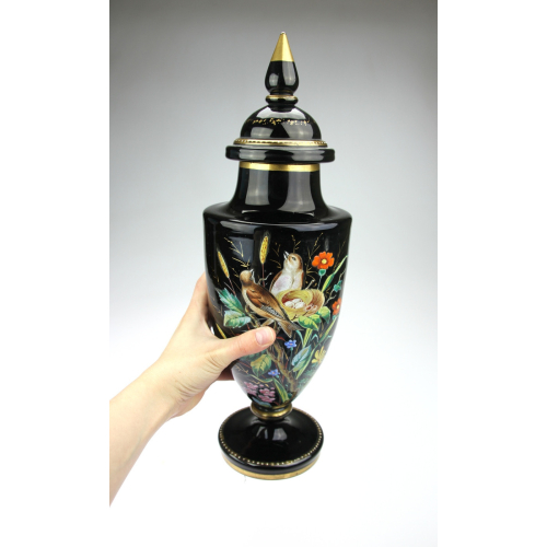 Vase with birds - Harrach, 1870