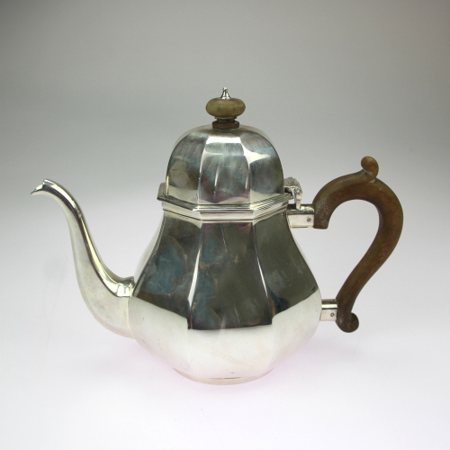 Stříbrný servis na čaj a kávu - Londýn, 1926-1928