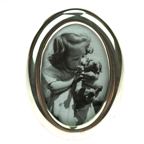 Small oval silver photo frame