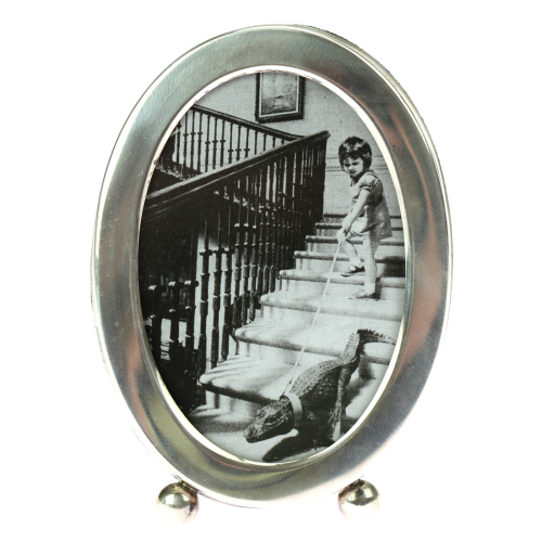 Small oval photo frame