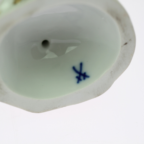 PRODÁNO - Porcelánová soška Harlekýna - Míšeň