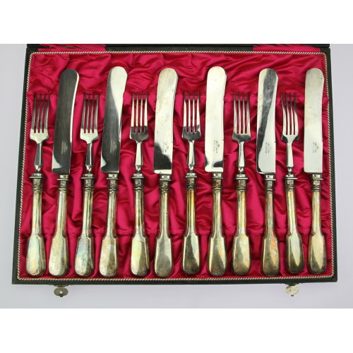 Silver cutlery for 6 people...