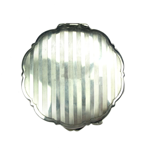 Prvorepubliková stříbrná pudřenka