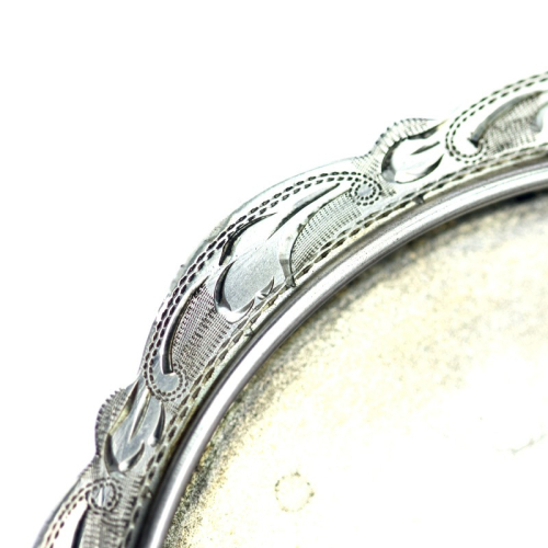 Prvorepubliková stříbrná pudřenka