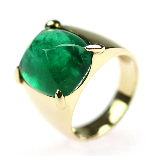 Gold ring with emerald...