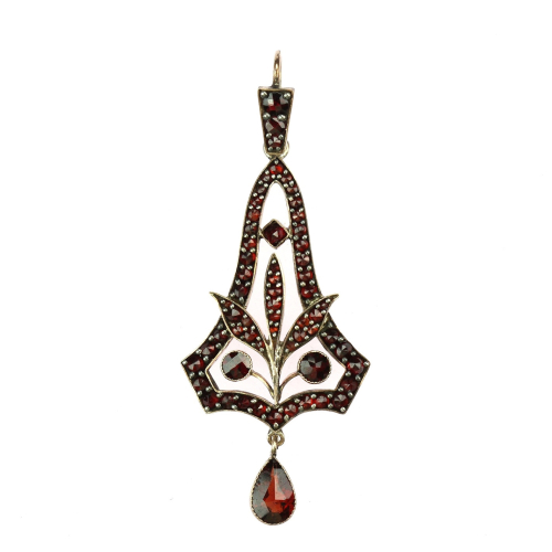 Art nouveau pendant with...