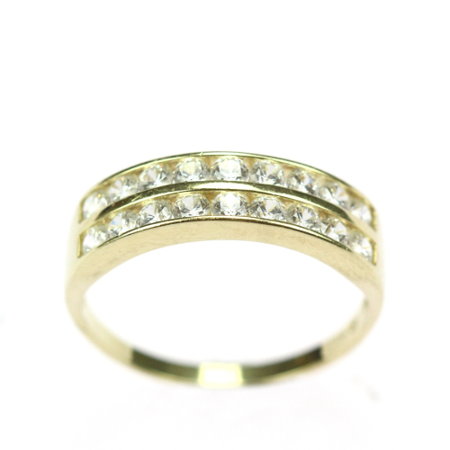 Gold ring with cubic zirconia