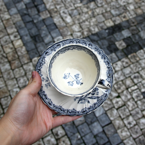 Šálek s podšálkem - Utzschneider & Cie