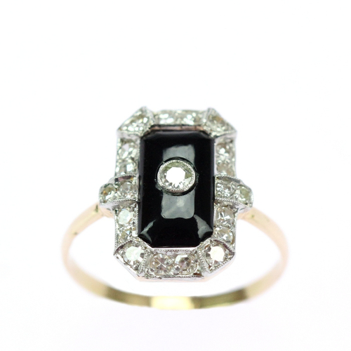 Art deco ring with onyx and...