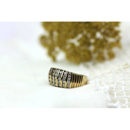 Prsten s brilianty z 10karátového zlata
