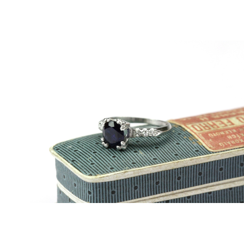 Platinový prsten se safírem - certifikace GIA