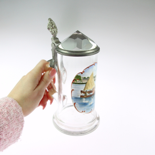 Skleněná holba s křišťálovým poklopem