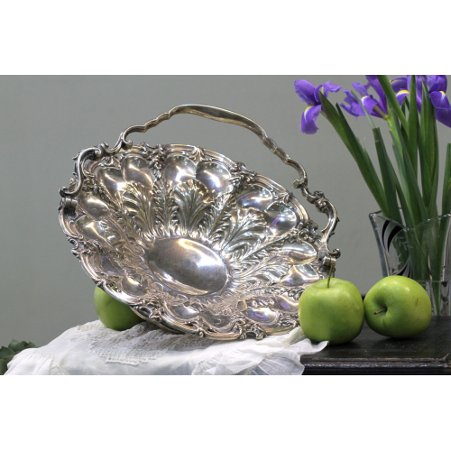 Silver basket with a handle - England, 1842