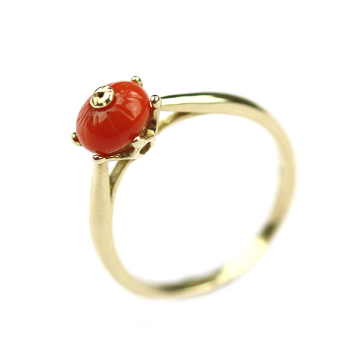 Gold ring with sea coral