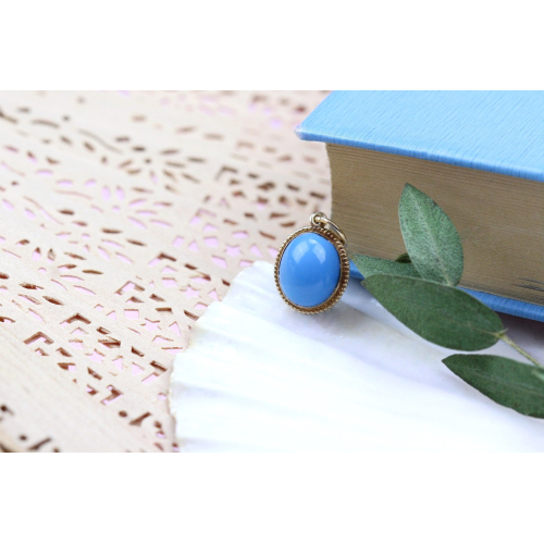 Zlatý přívěsek s imitací tyrkysu