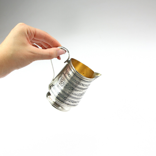 Stříbrná mléčenka zdobená tulou