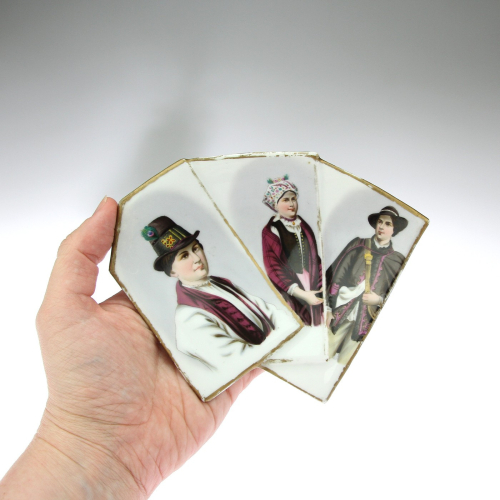 Porcelánová mistička s chodskými motivy