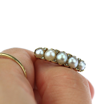 PRODÁNO - Viktoriánský prsten s perlami a diamantovými routami