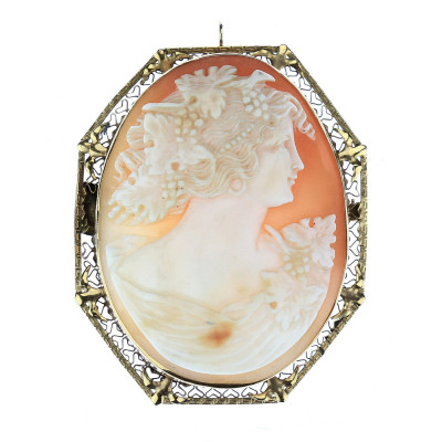 Allegory of autumn cameo