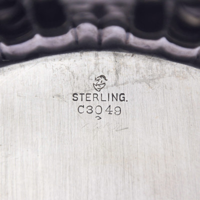 Stříbrná mísa s monogramem - Kolem roku 1900