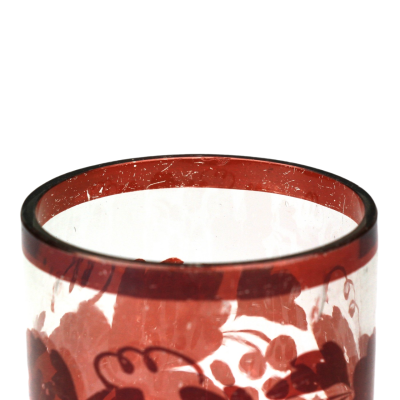 Číše zdobená vinným dekorem