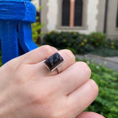 Zlatý prsten s kamejí z karneolu