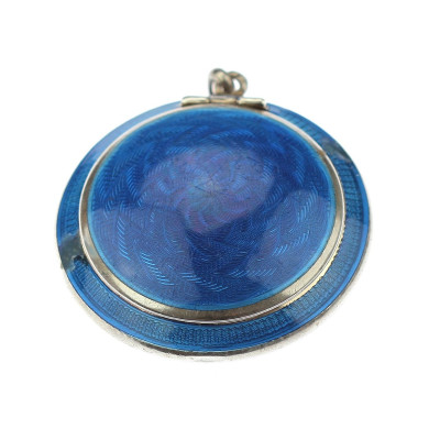 Stříbrná pudřenka s modrým emailem