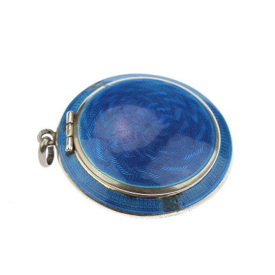 Stříbrná pudřenka s modrým emailem