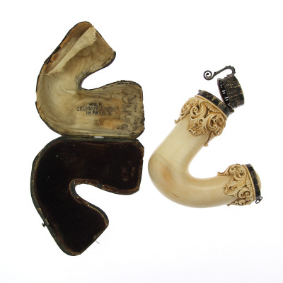 Sea foam pipe in original case