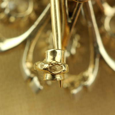 Květinová diamantová brož - konec 19. století