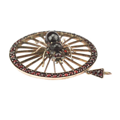 Garnet pendant - spider