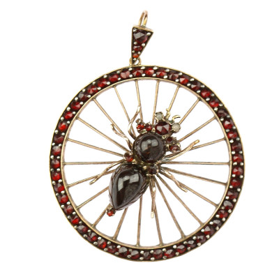 Garnet pendant - spider