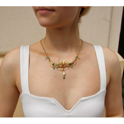 Rakousko-uherský zlatý koliér s grandlemi a chryzoprasy