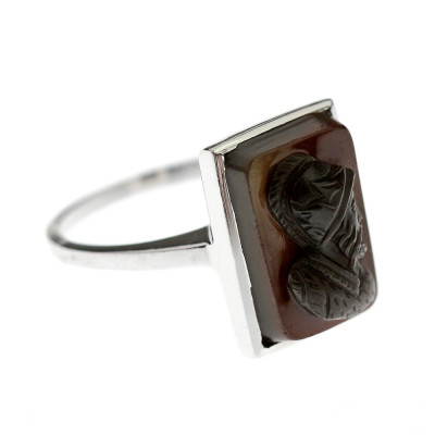 Zlatý prsten s kamejí z karneolu