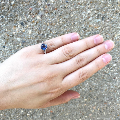 Platinový prsten se safírem 2,36 ct