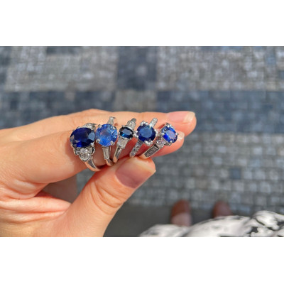 Platinový prsten se safírem 2,36 ct