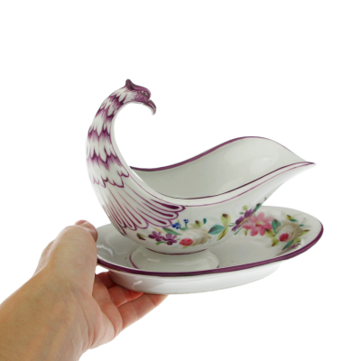 Porcelánový omáčník s paví hlavou