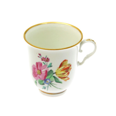 Porcelain cup with painted flowers - Vienna