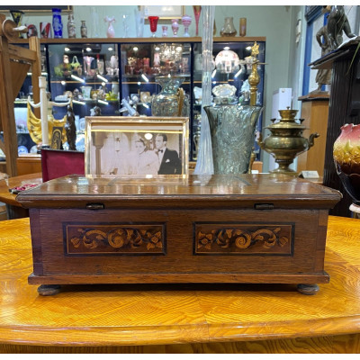 Wooden box with inlay - 19th century