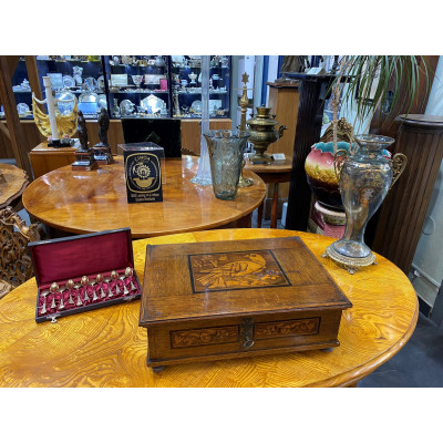 Wooden box with inlay - 19th century