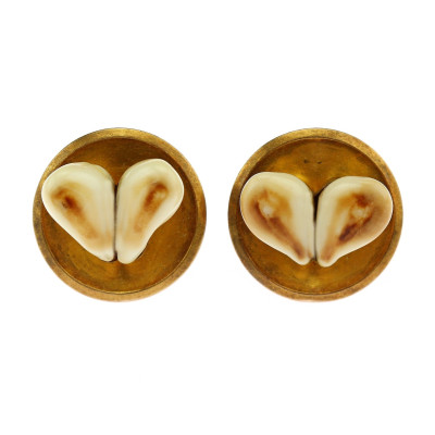 Gold cufflinks with grandels