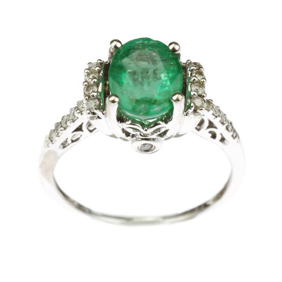 Gold ring with emerald and diamonds