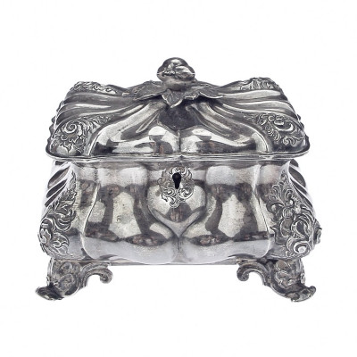 Silver sugar bowl on legs